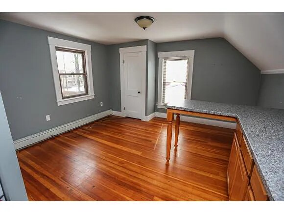 Building Photo - 6 Elm St