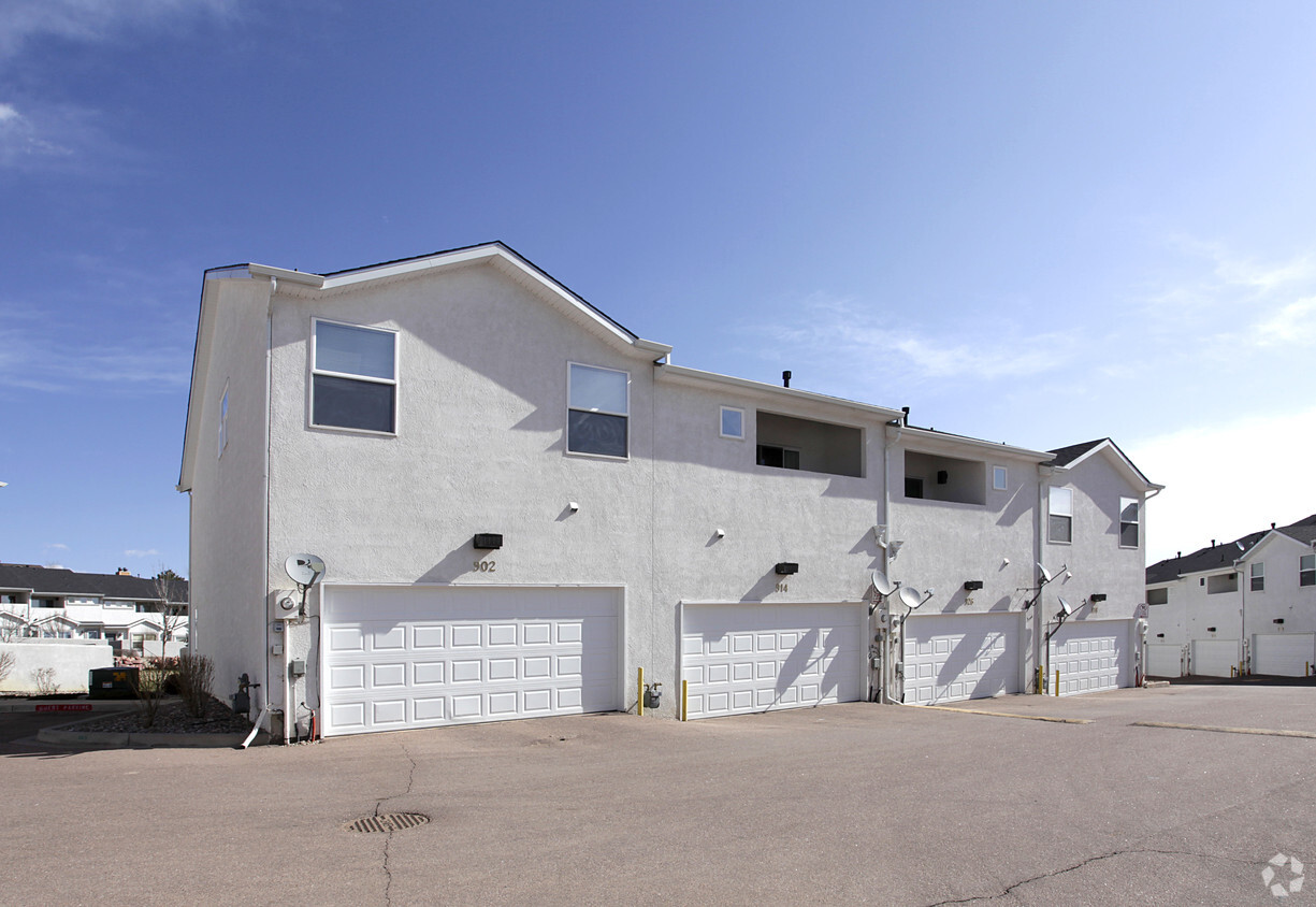 Building Photo - Cheyenne Mountain Townhomes