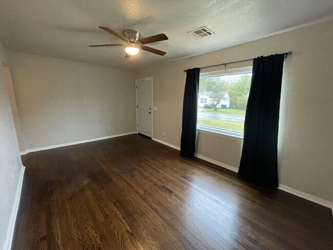 Foto del edificio - 2 Bed, 1 Bath Home