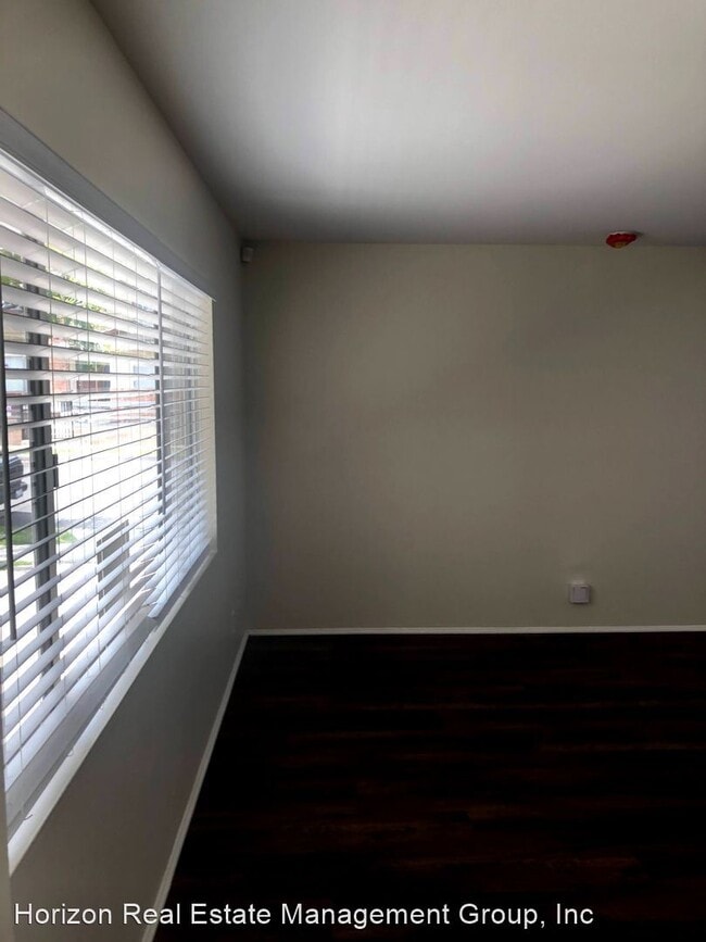 Building Photo - 12512 Cranbrook Ave