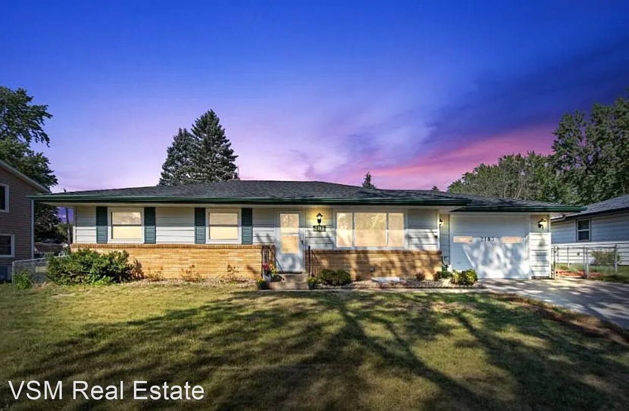 Primary Photo - 5 br, 2 bath House - 2183 Mapleview Ave