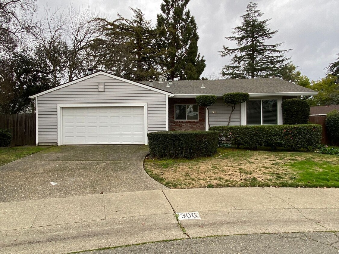 Foto principal - All updated: Central Roseville, 3 bedroom ...