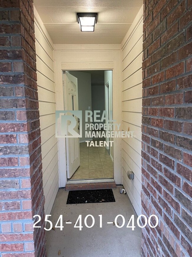 Foto del edificio - 3-bedroom, 2-bathroom home located  in Waco