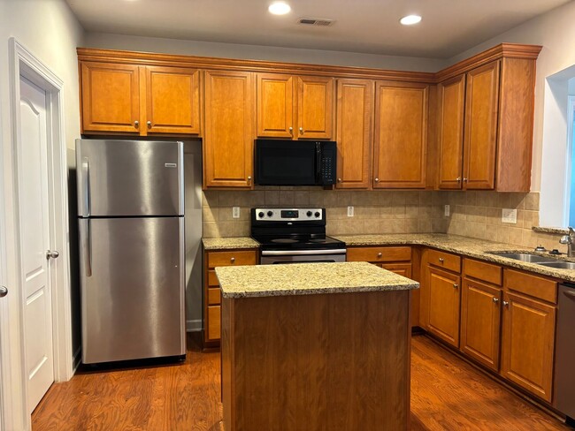 Building Photo - South Charlotte End-Unit Townhome with Main-Level Primary Suite & Bonus Room