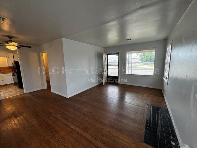 Photo - 3025 NW Grand Blvd House