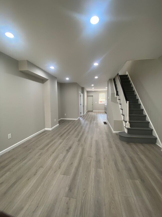Building Photo - Remodeled  Home - Ogontz