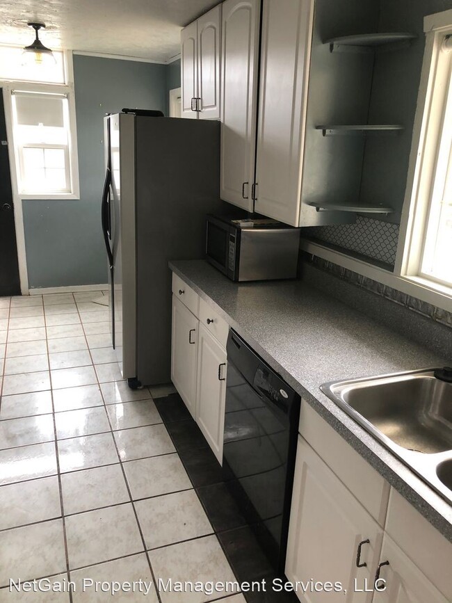 Building Photo - 3 br, 2 bath House - 412 Circle Way Drive