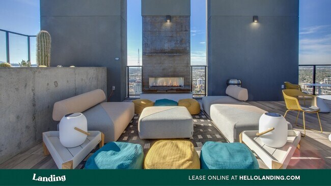 Foto del edificio - 330 E Pierce St