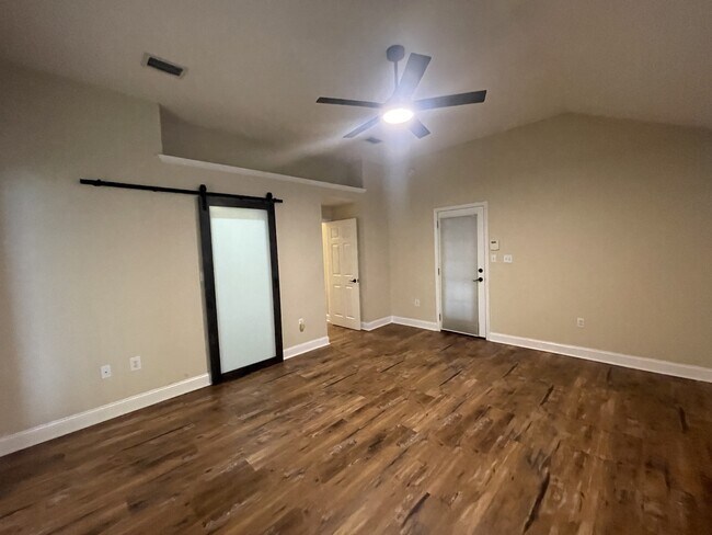 Building Photo - 858 Van Dyke Dr