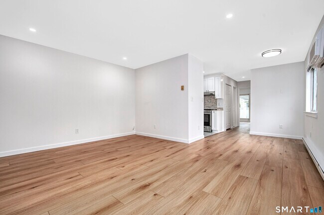 Foto del edificio - 30 Riverside Ave