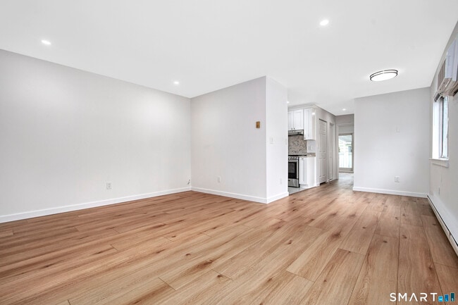 Building Photo - 30 Riverside Ave