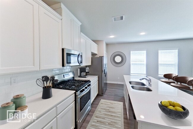 Building Photo - 319 Huisache St