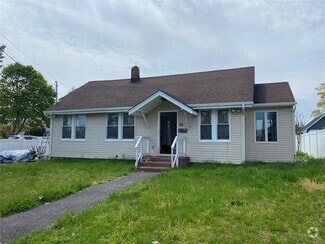 Building Photo - 30 Baylawn Ave