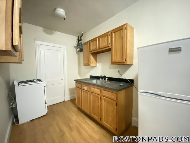 Building Photo - 1167 Boylston St
