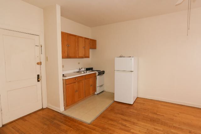 Foto del edificio - 1055 W George