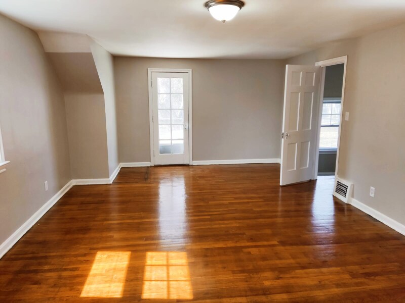 1516 Wilmar Rd Cleveland Heights, OH 44121 – photo 2