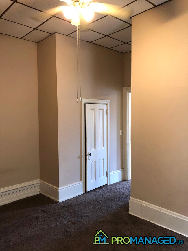 Building Photo - 423 Radcliffe St