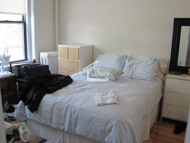 Foto del edificio - Excellent 3 BR Apartment_Allston_9/1