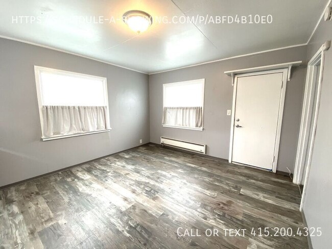 Building Photo - One Bedroom Apartment in Monterey!!