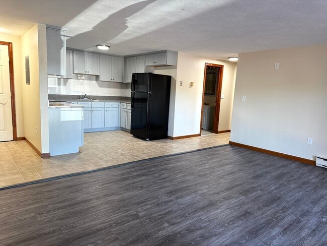 Foto del edificio - 484 Western Ave