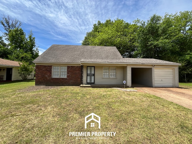 Spacious 4BR/2BA Home in Whitehaven | Hardwood Floors & 2-Car Garage - Spacious 4BR/2BA Home in Whitehaven | Hardwood Floors & 2-Car Garage