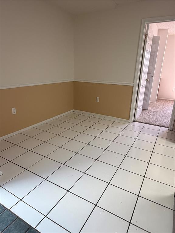 Foto del edificio - 1275 Woodman Way