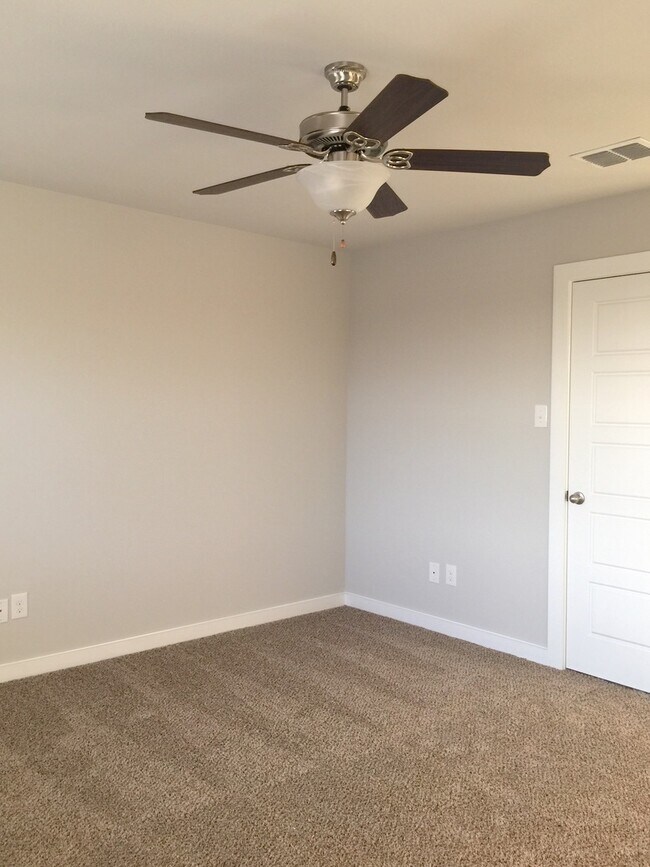 Foto del edificio - COMING SOON! LUXURY 2 STORY DUPLEX LOCATED IN SKYVIEW MEADOWS, MIDLOTHIAN, TEXAS!