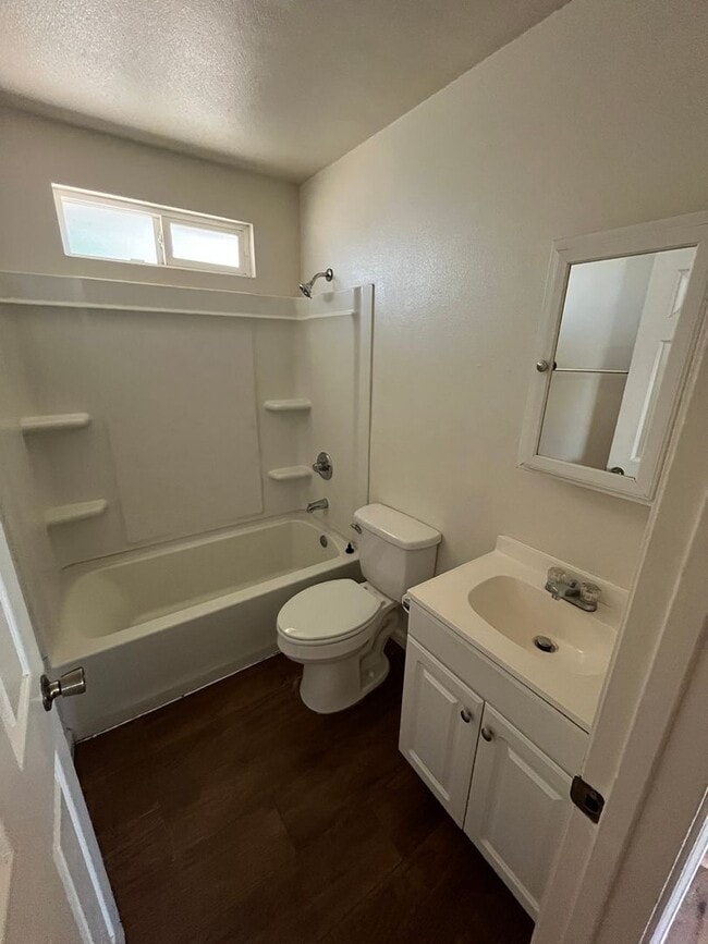 Building Photo - 3529