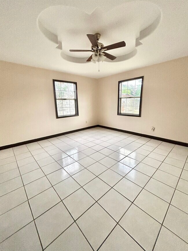 Foto del edificio - 1740 Orquidia Ln