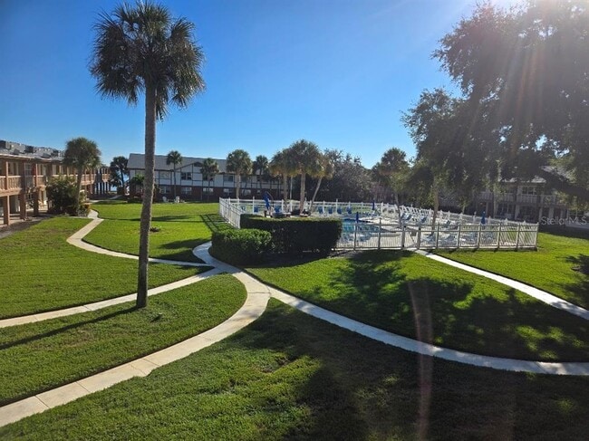 Foto del edificio - 650 Pinellas Point Dr S