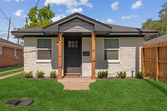 Building Photo - 3007 Columbia St