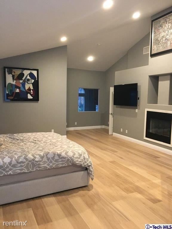 Foto principal - 5225 Leghorn Ave