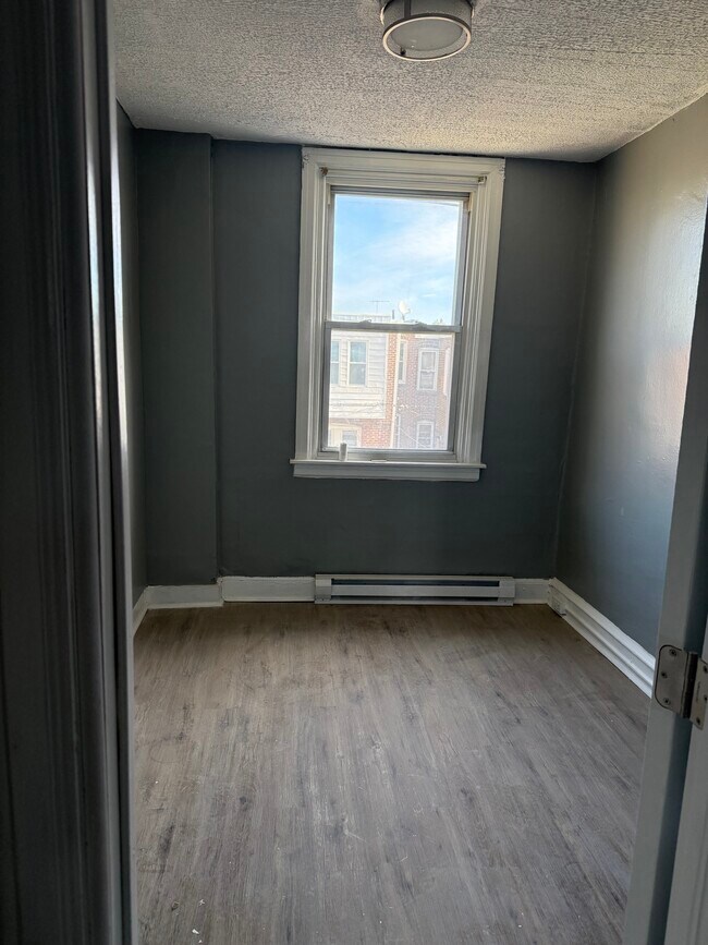 Building Photo - 2517 Island Ave