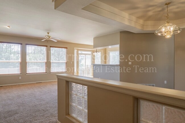 Building Photo - 3305 Hollycrest Dr