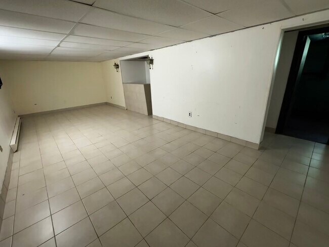 Building Photo - 54 North St