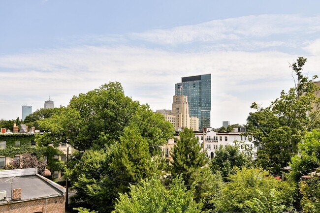 Building Photo - 1011 Beacon St