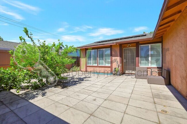 Foto del edificio - 7137 Reyn Oaks Way