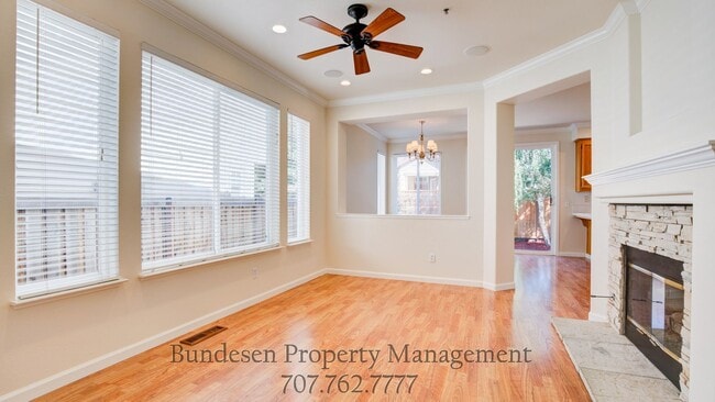 Building Photo - Spacious 2-Story Home
