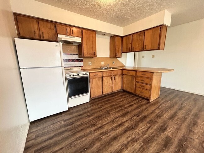 Building Photo - 4618 Erskine St