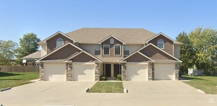 Building Photo - 510 N Foxridge Dr