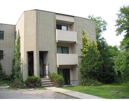 Building Photo - 75 Scotch Pond Pl