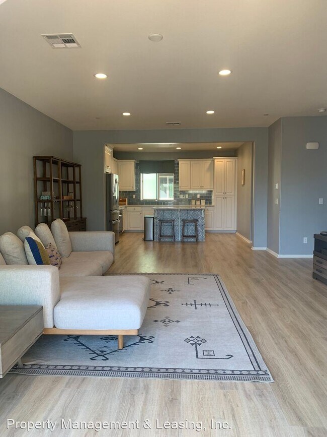 Building Photo - 3 br, 4 bath House - 2229 Solara Lane