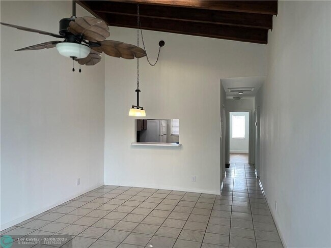 Building Photo - 5517 SW 24th Ave