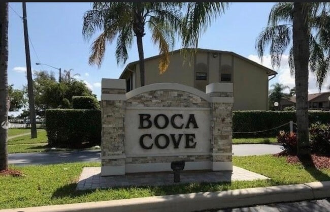 Building Photo - 9521 Boca Cove Cir