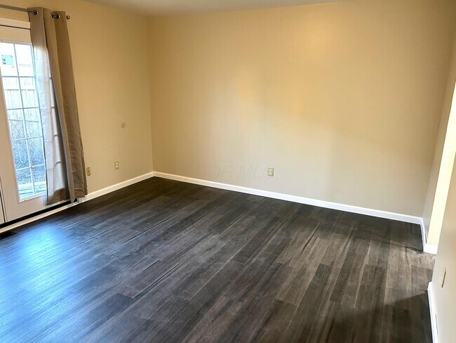 Foto del edificio - 86 Tarryton Ct W