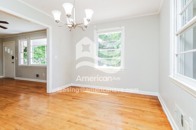 Foto del edificio - 5421 Meadow Dr