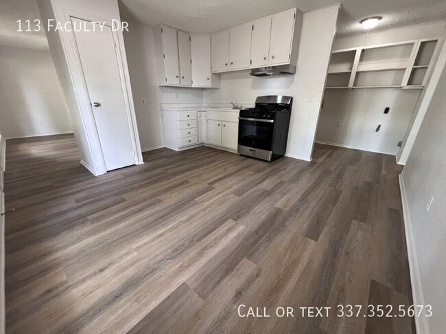 Building Photo - 113 Faculty Dr