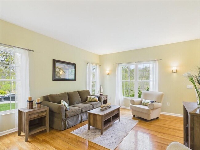 Building Photo - 23 Beechwood Hollow