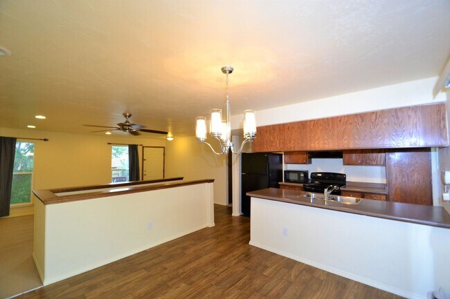 Foto del edificio - 1288 Suncrest Way