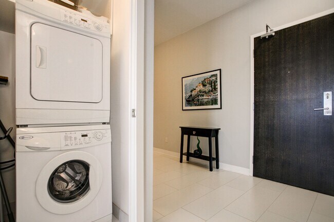 Photo du bâtiment - 156-156 Portland St